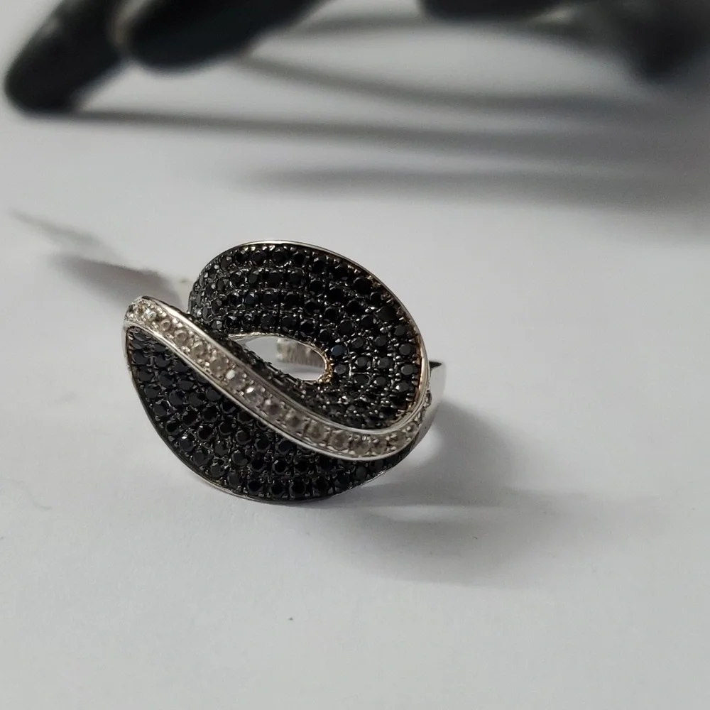 NWOT Sterling Silver Swirl Spinel Ring